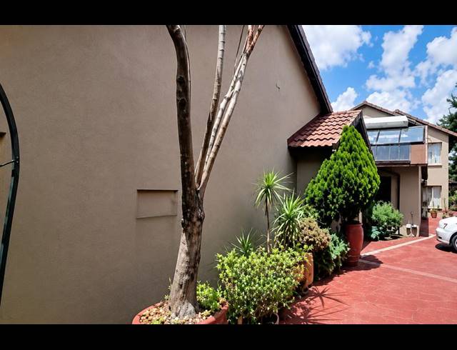 BUSINESS FOR SALE IN WIERDA PARK